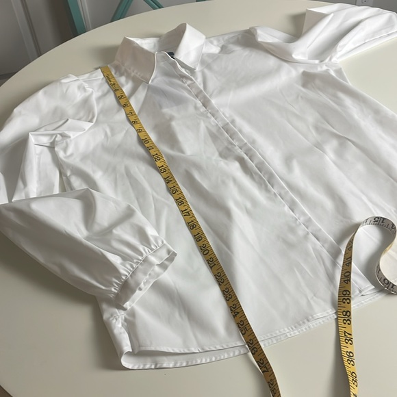 Biltmore Women’s White Button Down Dress Shirt- pleated upper back-Medium - Picture 13 of 15
